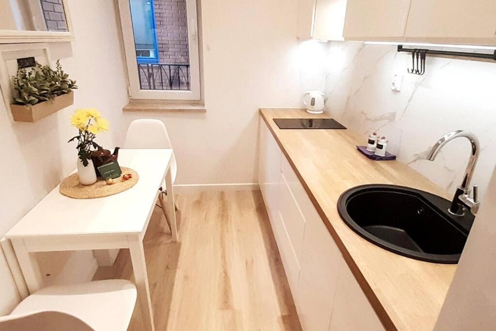 Rondo Onz Metro, Krochmalna 32A Street Warszawa Exteriör bild